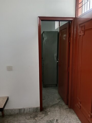 Room in 1.5 BHK Builder Floor at Sector 18 – for Rent