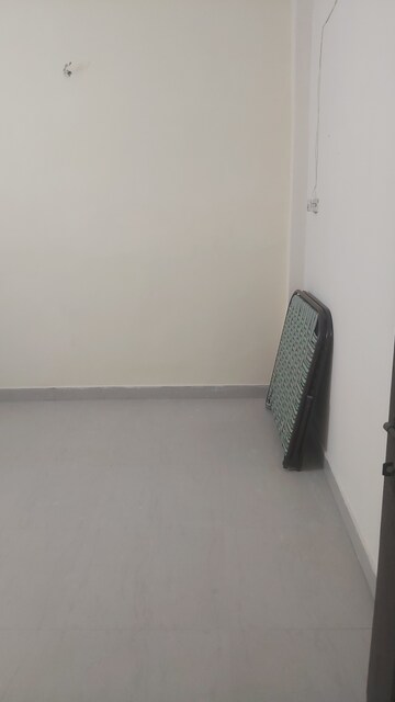 Furnished Amenities in 1 RK Builder Floor at Mayur Vihar – for Rent