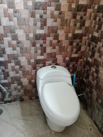 Bathroom in 1 BHK Builder Floor at Sector 13 – for Rent