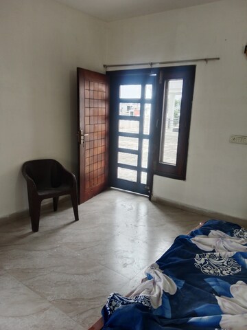 Living Room in 1 BHK Builder Floor at Sector 13 – for Rent