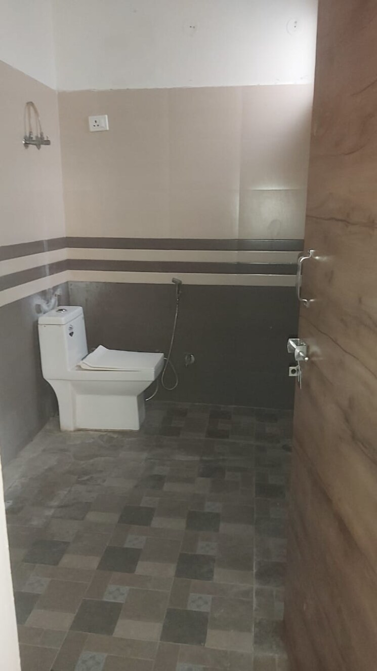 Bathroom, mayur vihar 1 RK 320 Sq.Ft. Builder Floor In Mayur Vihar Delhi 9059178