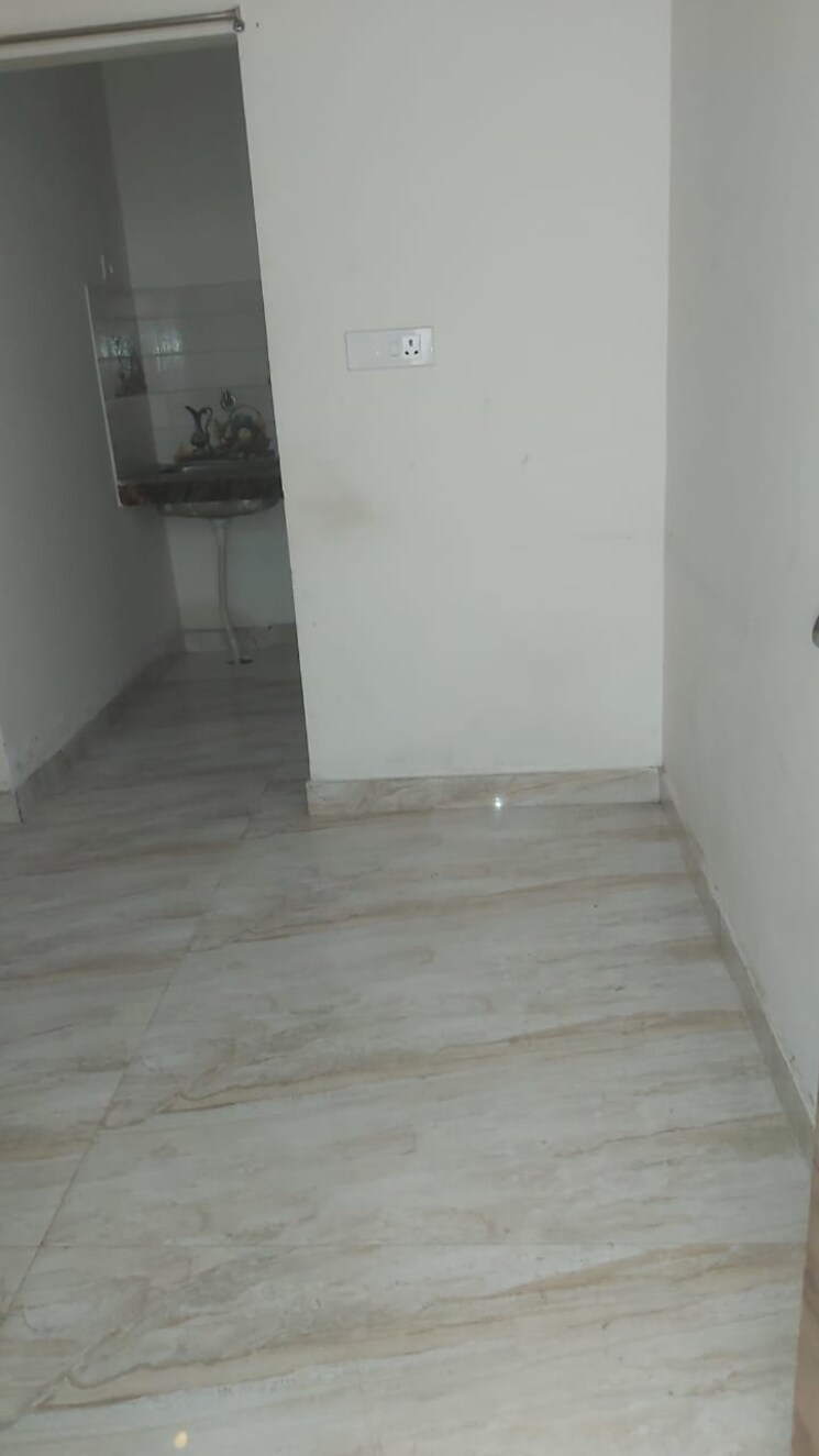 Room, mayur vihar 1 RK 320 Sq.Ft. Builder Floor In Mayur Vihar Delhi 9059178