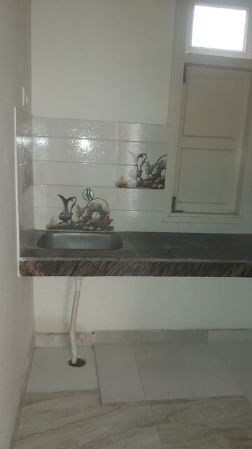 Bathroom in 1 RK Builder Floor at Mayur Vihar – for Rent