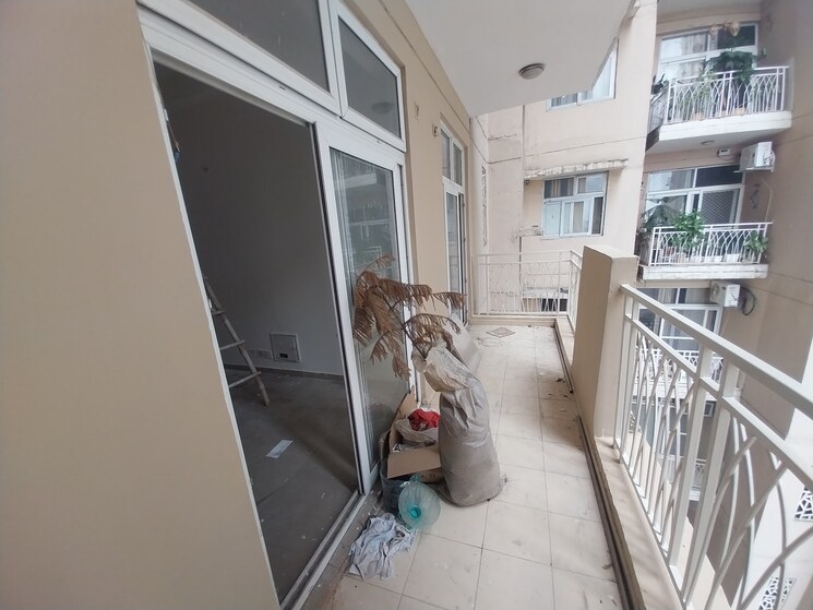 Balcony, mahagun-mywoods-ii 3 Bedroom 1520 Sq.Ft. Apartment In Sector 16c Greater Noida Greater Noida 9059185