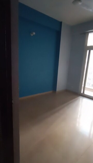 Room in 3 BHK Apartment at Mahagun Mywoods, Sector 16c Greater Noida – for Rent