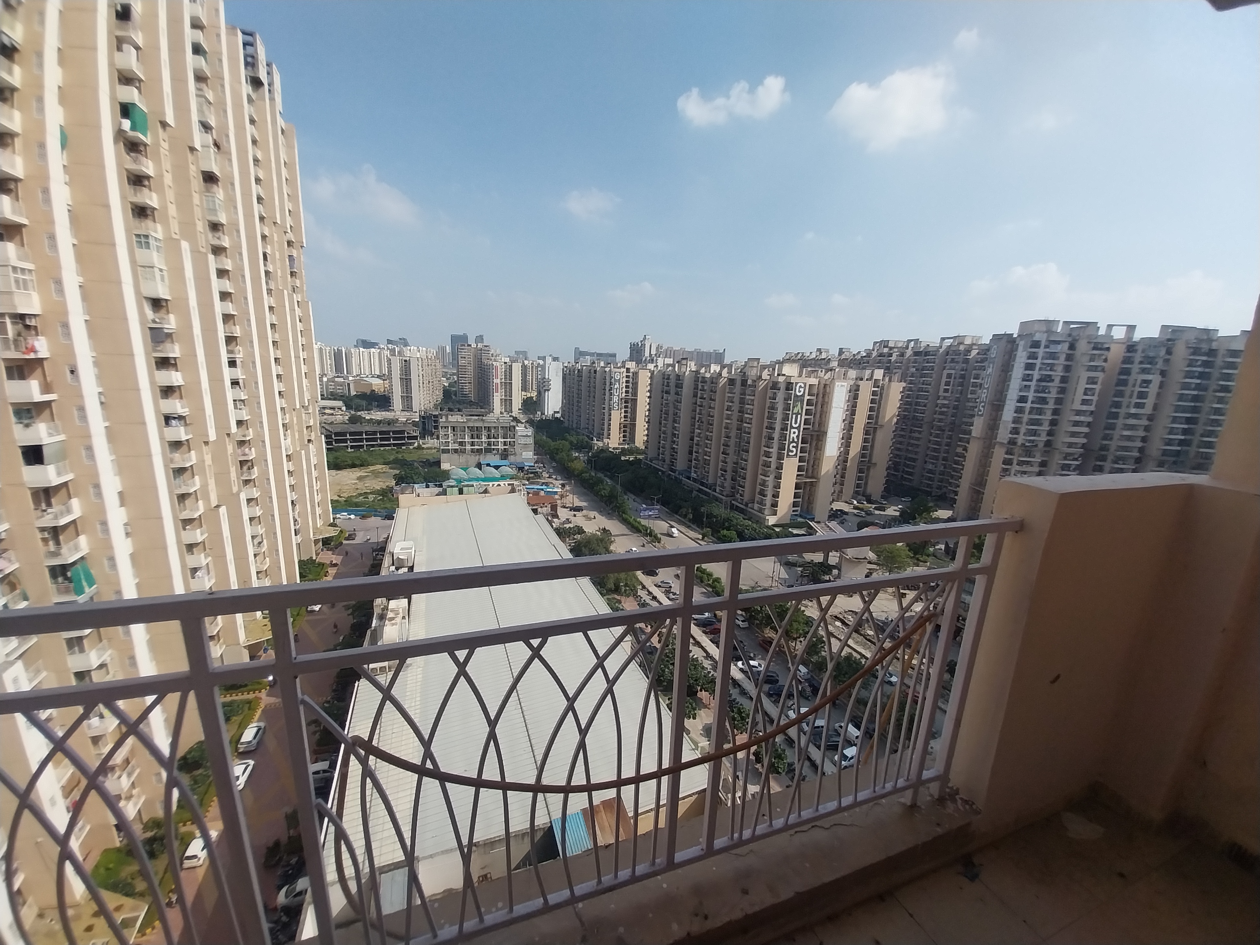 3 BHK 1225 Sq.Ft. Apartment in Mahagun Mywoods III