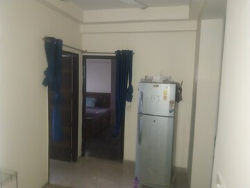 Room in 3 BHK Apartment at Mahagun Mywoods II, Sector 16c Greater Noida – for Rent