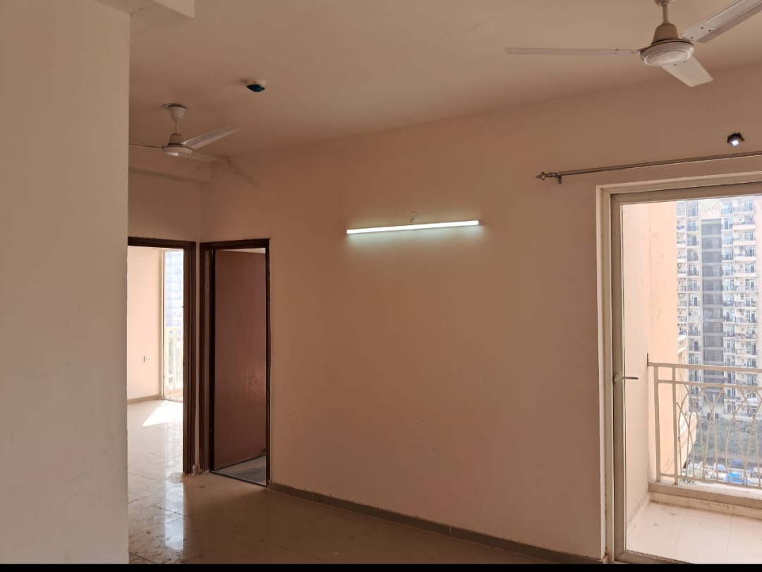 2.5 BHK Apartment For Rent in Mahagun Mywoods II