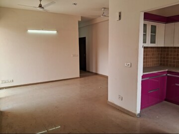 Room in 2.5 BHK Apartment at Mahagun Mywoods II, Sector 16c Greater Noida – for Rent