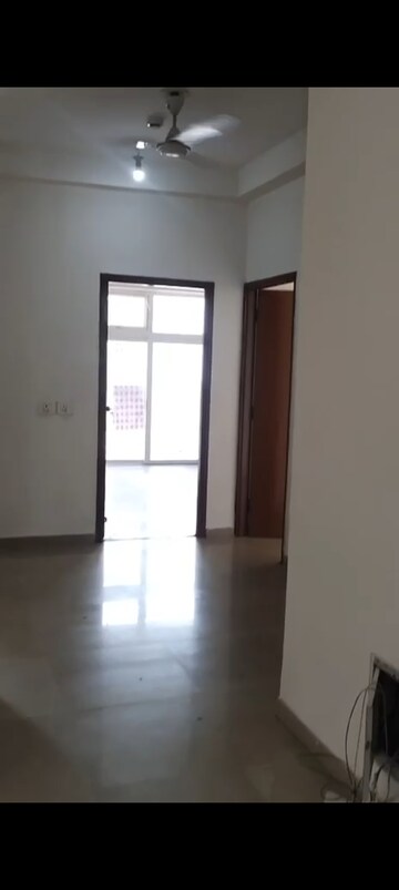 Room in 2 BHK Apartment at Mahagun Mywoods II, Sector 16c Greater Noida – for Rent