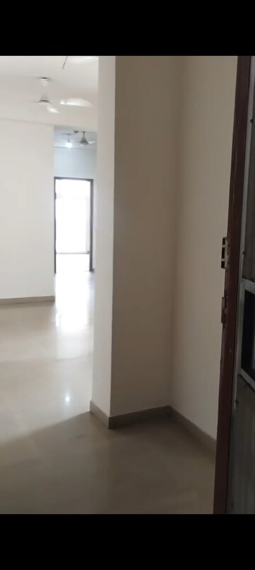 Room in 2 BHK Apartment at Mahagun Mywoods II, Sector 16c Greater Noida – for Rent