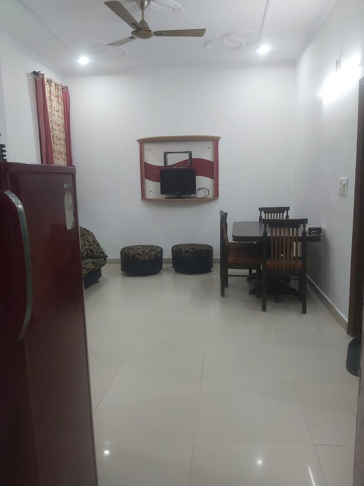 Living Room, chaudhary-deshraj-complex 2 Bedroom 750 Sq.Ft. Builder Floor In Sector 22 Noida 9059240