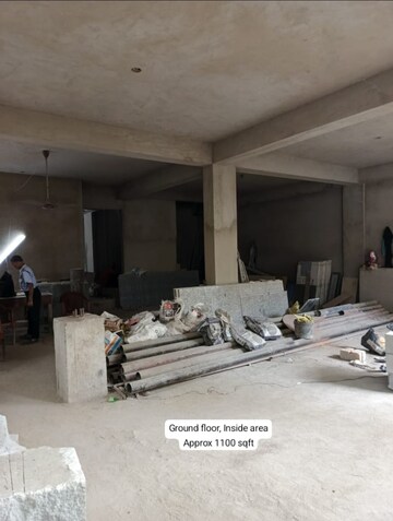 Parking in  Showroom at Park Street – for Rent