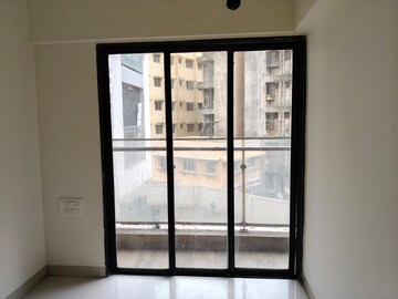 Room in 2.5 BHK Apartment at Hubtown Hill Crest, Andheri East – for Rent