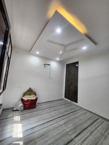 Furnished Amenities in 3 BHK Builder Floor at Green Fields Colony – for Rent