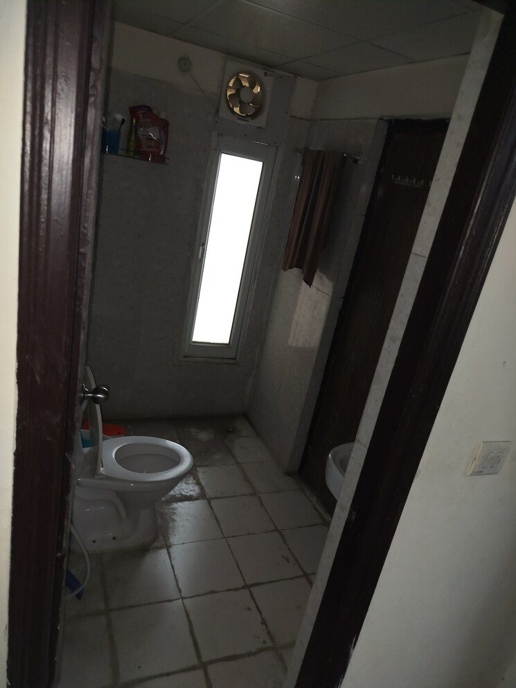 Bathroom, omkar-royal-nest 3 Bedroom 1555 Sq.Ft. Apartment In Tech Zone 4 Greater Noida Greater Noida 9059298