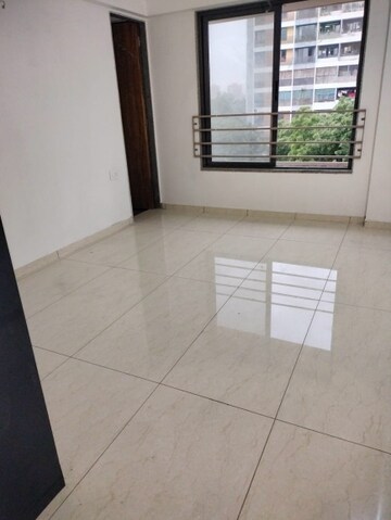 Room in 3 BHK Apartment at Chandkheda – for Rent