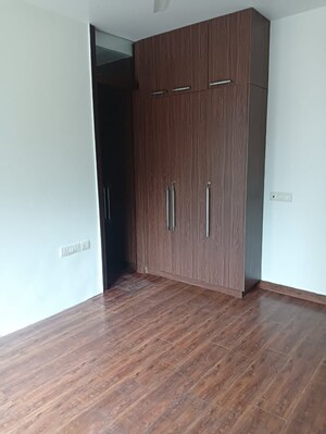 Room in  Office Space in IT/SEZ at East of Kailash Block-B RWA, East Of Kailash – for Sale