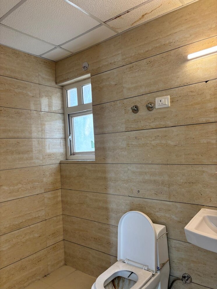 Attached Bathroom, sector 1 2 Bedroom 995 Sq.Ft. Apartment In Sector 1 Noida 9059371