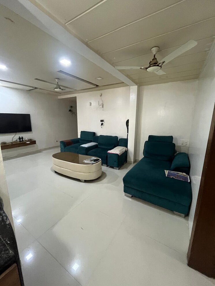 Living Room, landmark-garden 3 Bedroom 1600 Sq.Ft. Apartment In Kalyani Nagar Pune 9059349