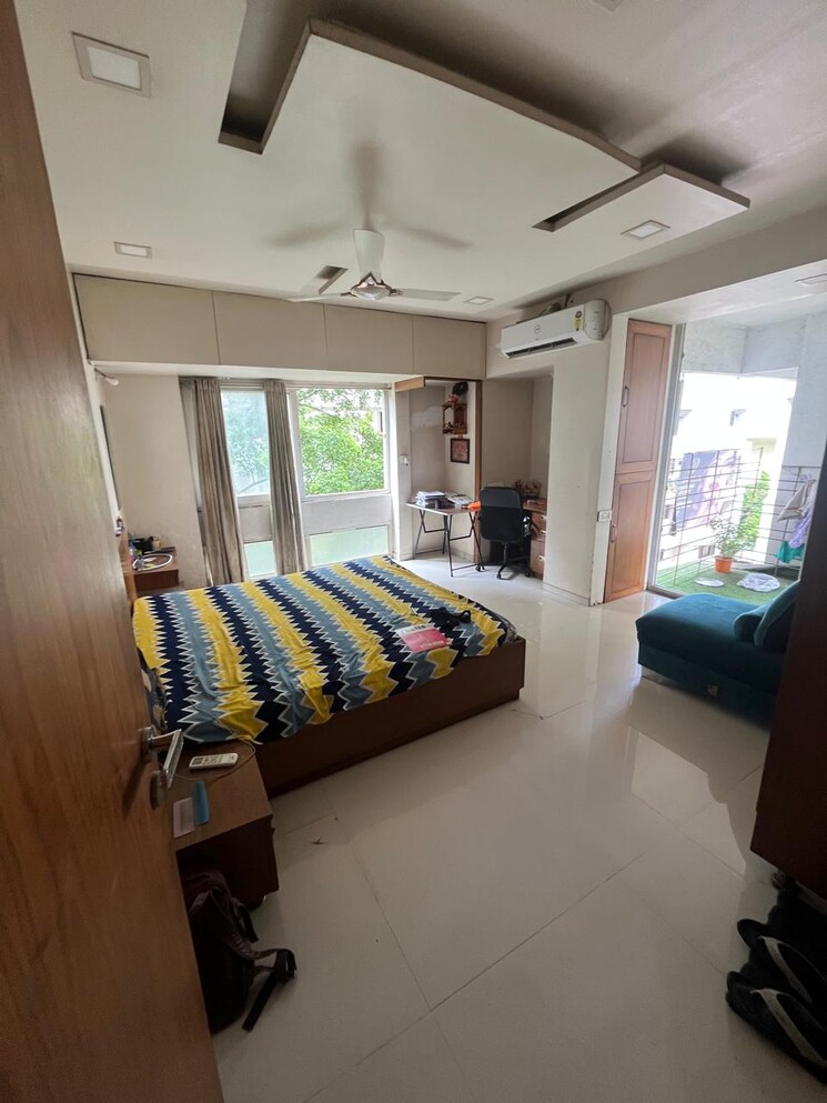 Bedroom, landmark-garden 3 Bedroom 1600 Sq.Ft. Apartment In Kalyani Nagar Pune 9059349
