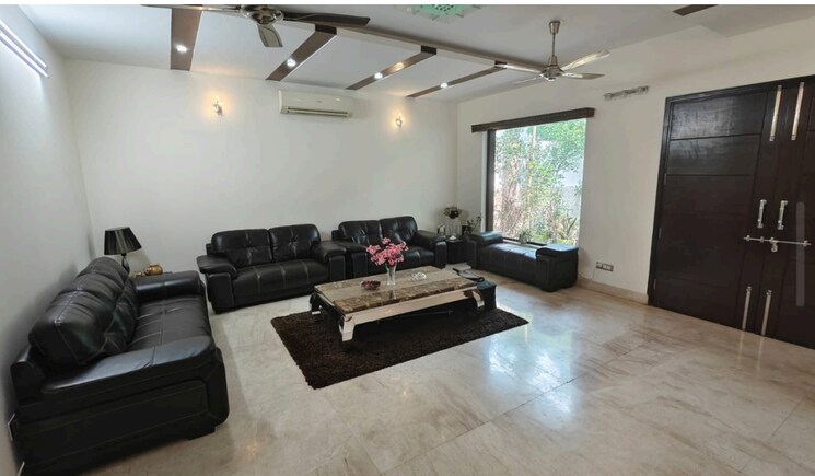 Living Room, sainik farm 4 Bedroom 5000 Sq.Ft. Independent House In Sainik Farm Delhi 9059389