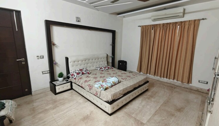 Bedroom, sainik farm 4 Bedroom 5000 Sq.Ft. Independent House In Sainik Farm Delhi 9059389