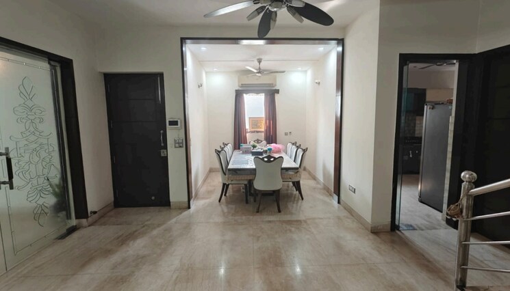 Gym, sainik farm 4 Bedroom 5000 Sq.Ft. Independent House In Sainik Farm Delhi 9059389