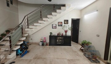 Parking in 4 BHK Independent House at Sainik Farm – for Sale