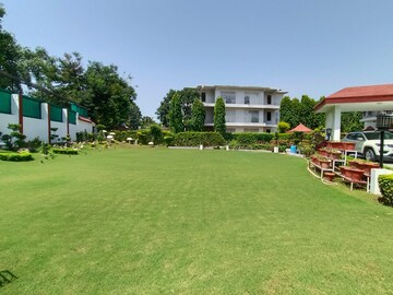 5 BHK Villa – Exterior View View at Sainik Farm - for Rent