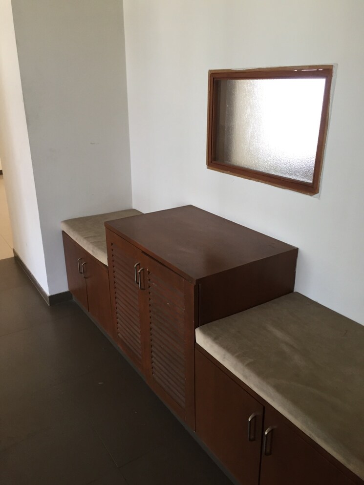 Room, satellite 4 Bedroom 3000 Sq.Ft. Apartment In Satellite Ahmedabad 9059413