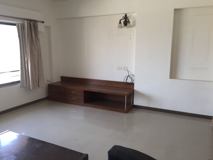 Living Room, satellite 4 Bedroom 3000 Sq.Ft. Apartment In Satellite Ahmedabad 9059413