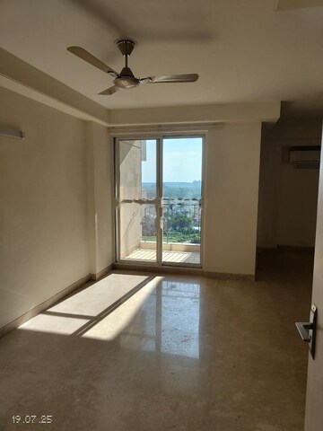 Room in 3.5 BHK Apartment at Bestech Park View Altura, Sector 79 – for Rent