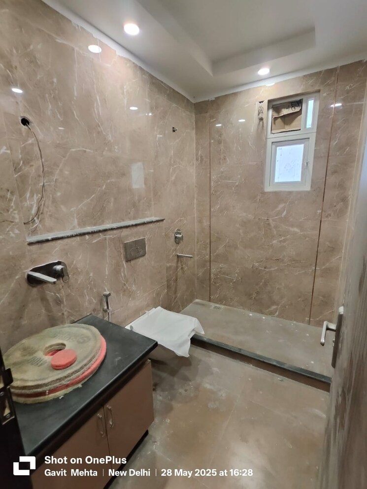 Bathroom, saket 3 Bedroom 1125 Sq.Ft. Builder Floor In Saket Delhi 9059446