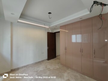 Room in 3 BHK Builder Floor at Saket – for Sale