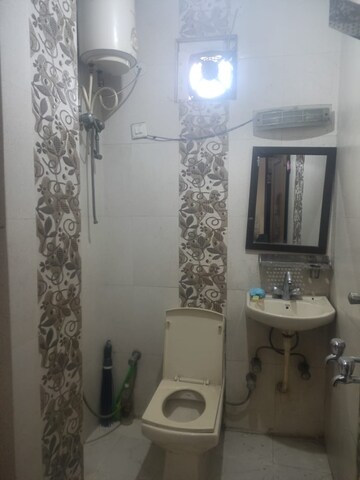 Bathroom in 1 RK Independent House at South Delhi – for Rent