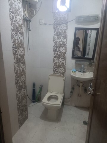 Bathroom in 1 RK Independent House at South Delhi – for Rent