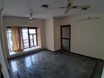 1 BHK 550 Sq.Ft. Apartment in Dhiraj Building