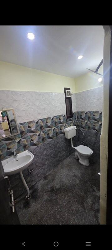 Team Area in 2 BHK Builder Floor at Saket – for Rent