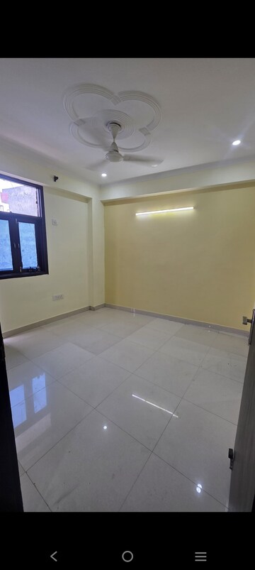 Room in 2 BHK Builder Floor at Saket – for Rent