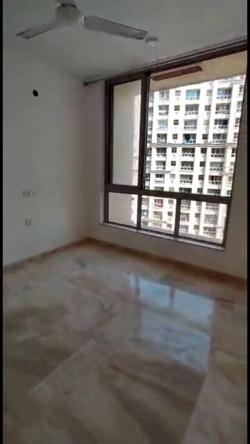 Room in 1 BHK Apartment at Hiranandani Castalia, Ghodbunder Road – for Rent