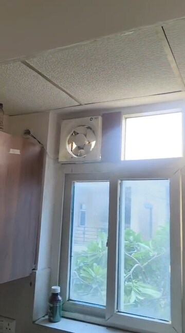 Room in 3 BHK Apartment at BPTP Park Elite Floors, Sector 85 – for Rent