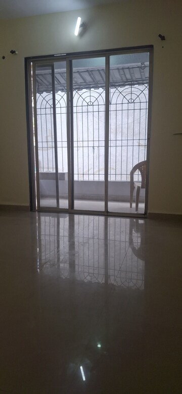 Room in 2 BHK Apartment at Airoli Sector 8a – for Rent