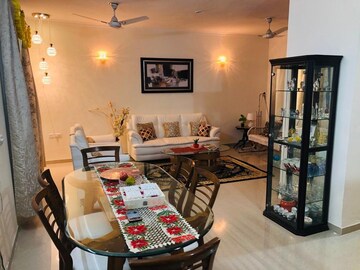 Living Room in 3 BHK Apartment at Gomti Nagar – for Rent
