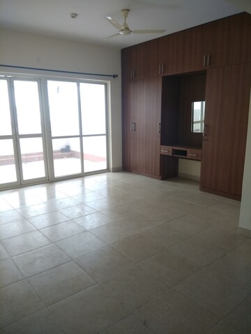 Room in 3 BHK Apartment at Vaishnavi Terraces, Jp Nagar – for Rent