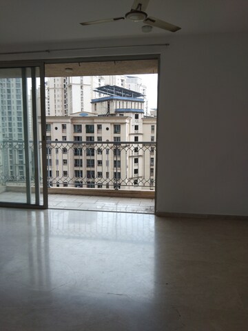 Room in 2.5 BHK Apartment at Hiranandani Estate Flamingo, Ghodbunder Road – for Rent