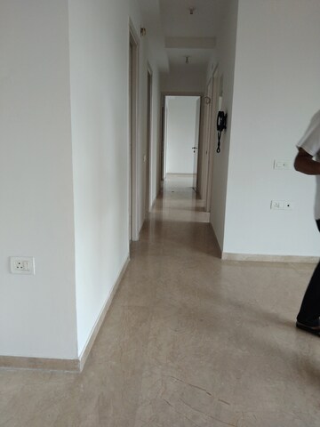 Room in 2.5 BHK Apartment at Hiranandani Estate Flamingo, Ghodbunder Road – for Rent