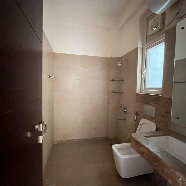 Bathroom, emaar-emerald-floors-premier 3 Bedroom 1976 Sq.Ft. Apartment In Sector 65 Gurgaon 9059692