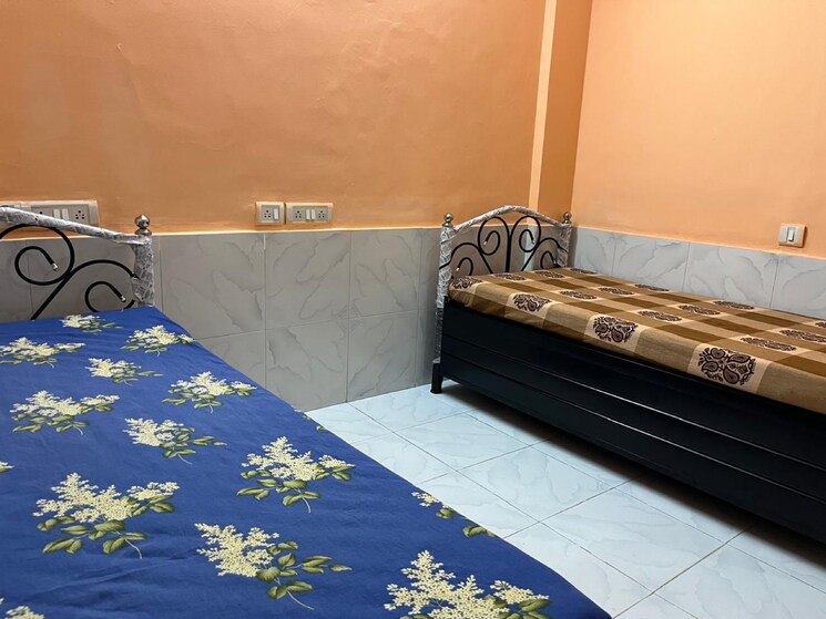 Room, vijay-garden-ghodbunder Pg For Boys In Kavesar 9059734