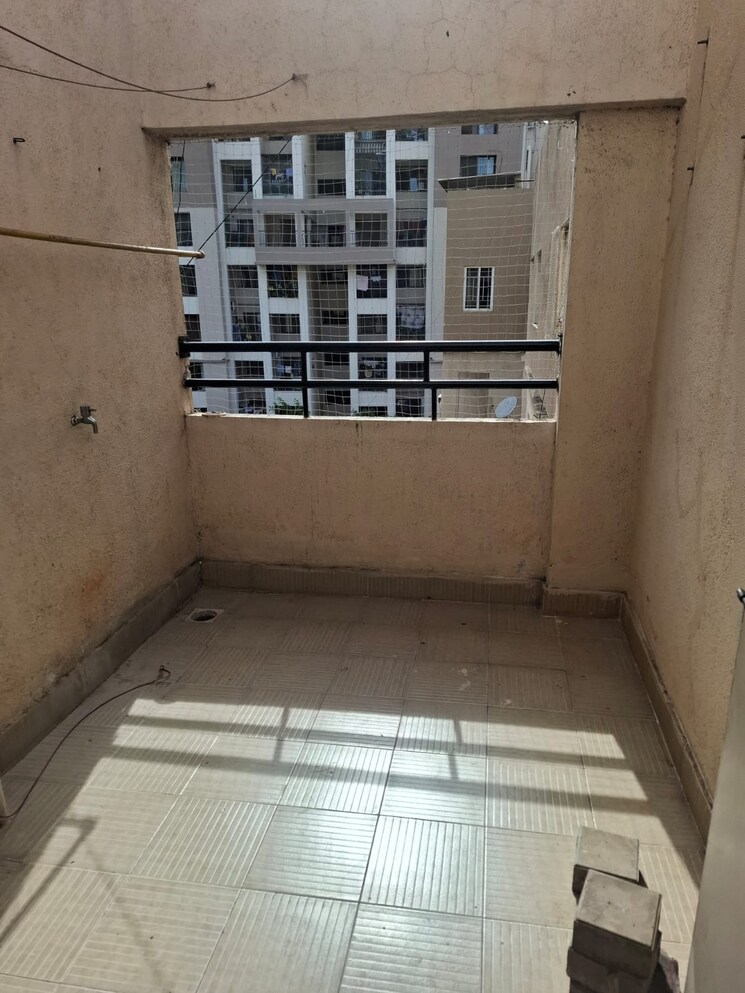 Balcony, b-u-bhandari-everglade 2 Bedroom 1050 Sq.Ft. Apartment In Kharadi Pune 9059735